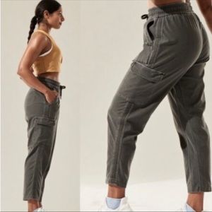 Athleta farallon cargo crop pant 4